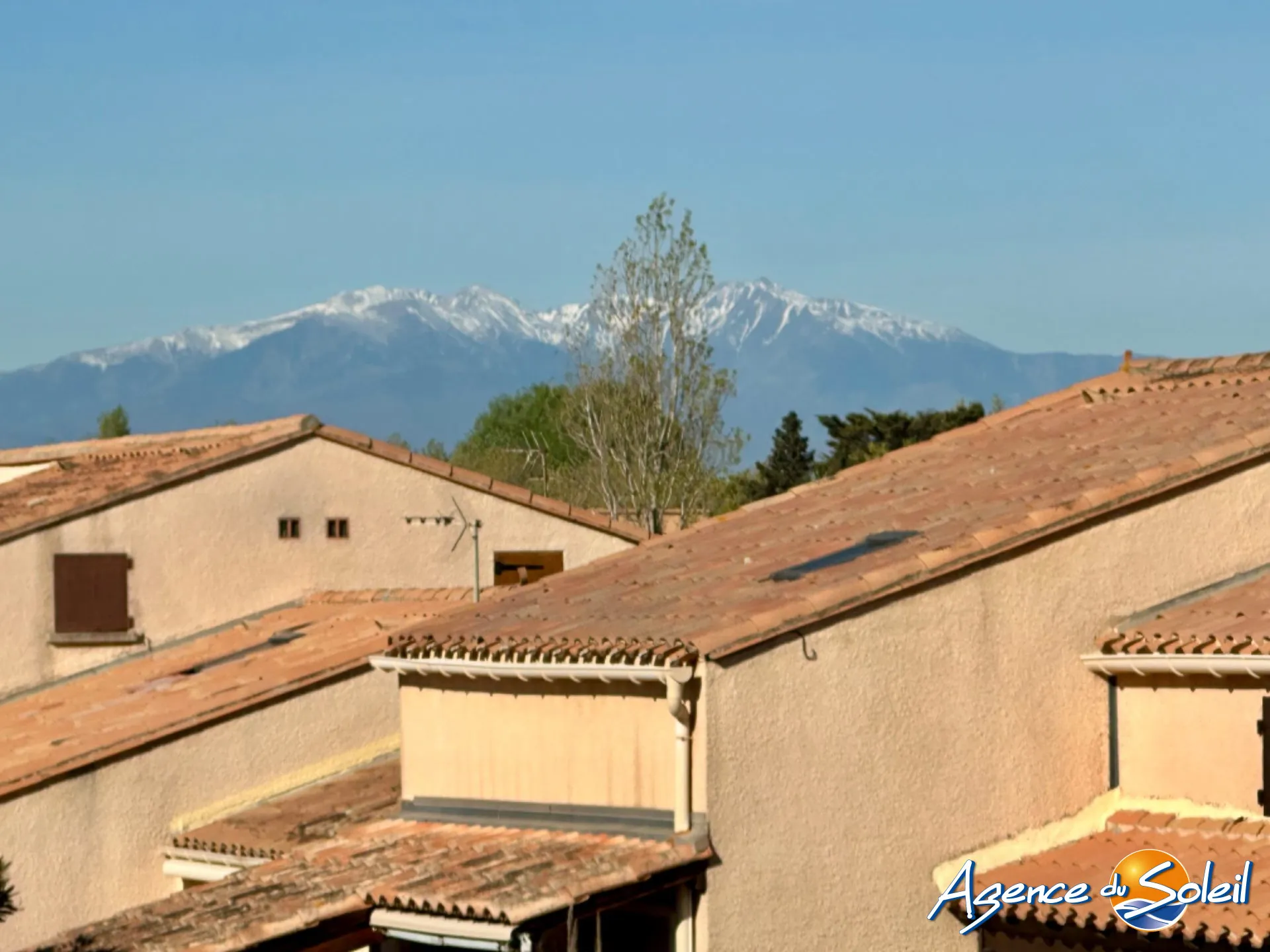 Charmant pavillon T3 avec terrasse et vue sur le Canigou à Saint-Cyprien 