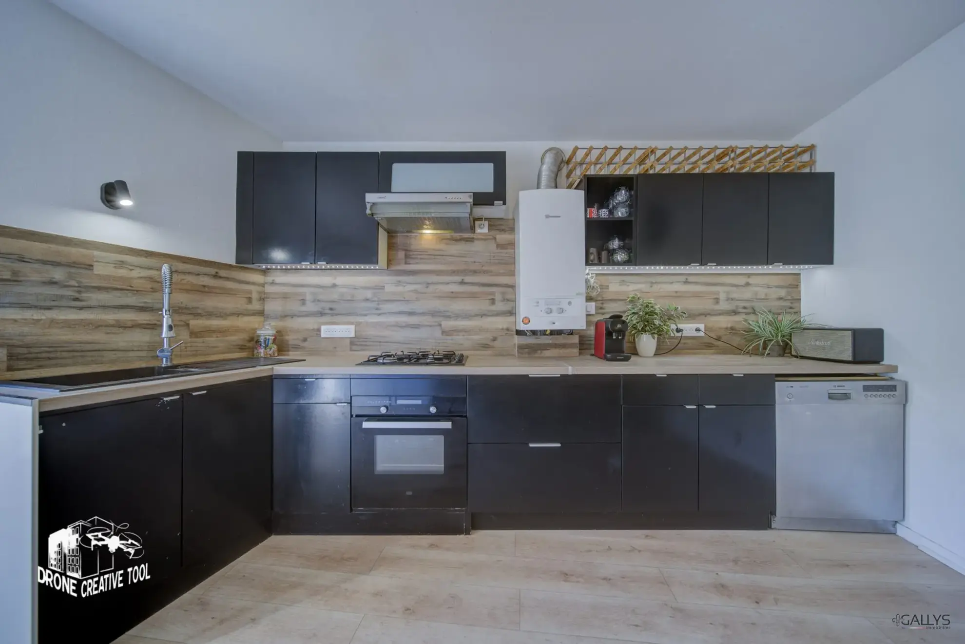 Triplex lumineux de 115,7 m² à Châtel-Saint-Germain, rénové et proche des commodités 