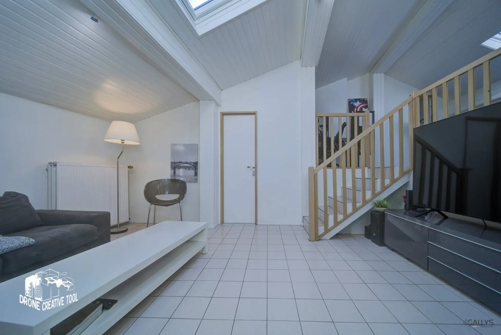 Triplex lumineux de 115,7 m² à Châtel-Saint-Germain, rénové et proche des commodités 