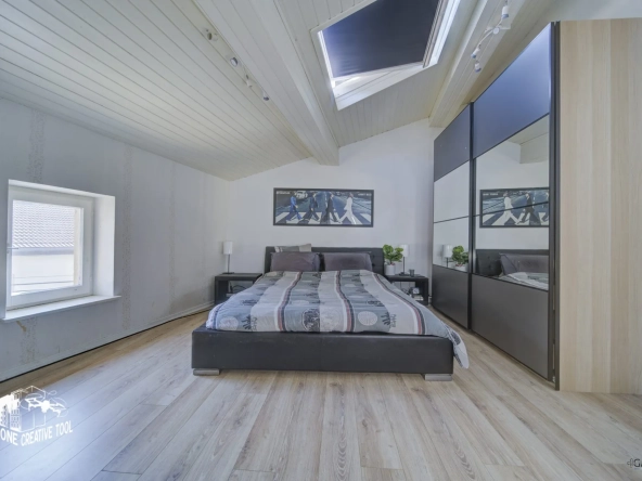 Triplex lumineux de 115,7 m² à Châtel-Saint-Germain, rénové et proche des commodités