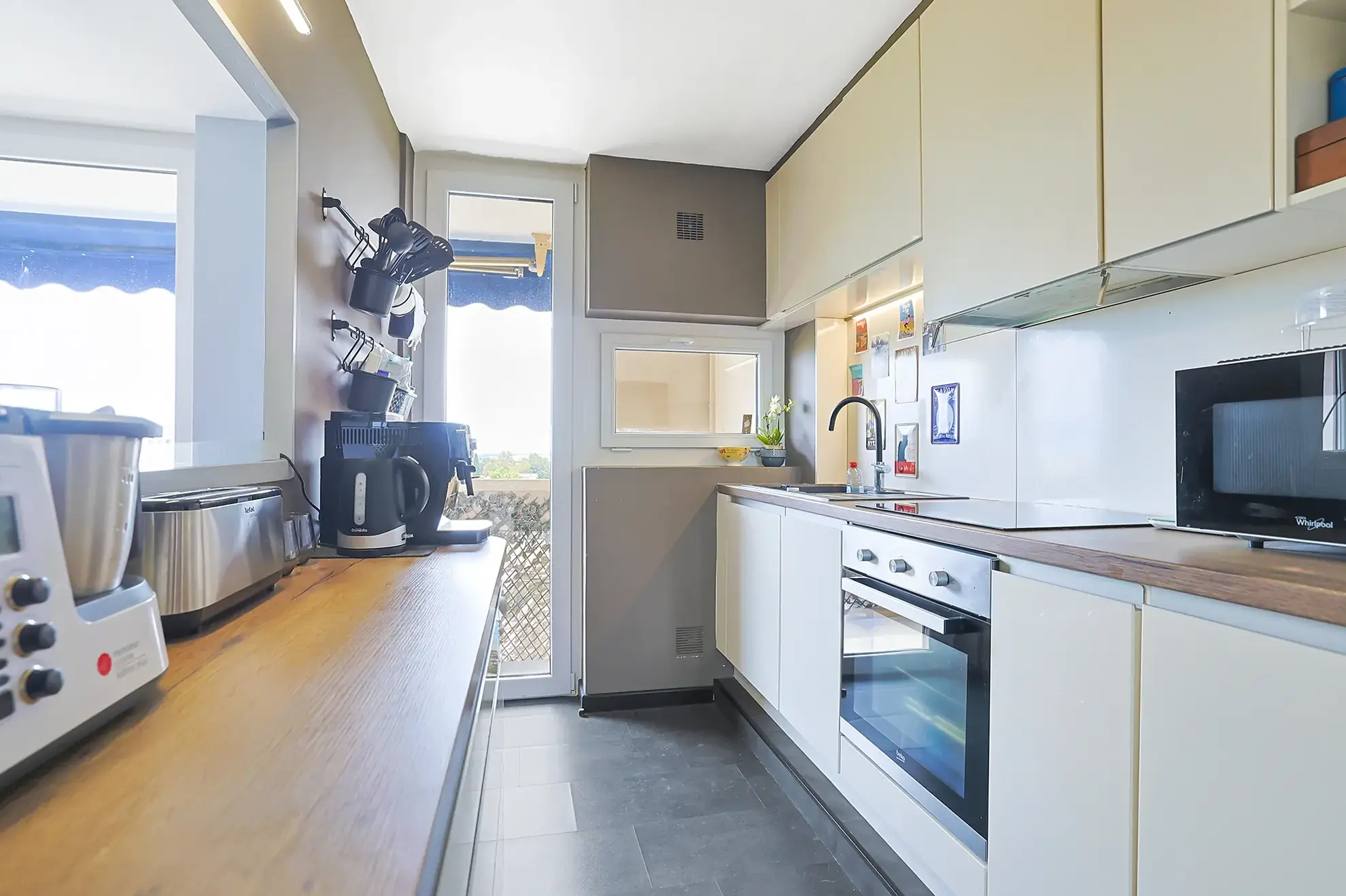 Appartement T3 avec vue mer et parking à Hyères - Dernier étage 