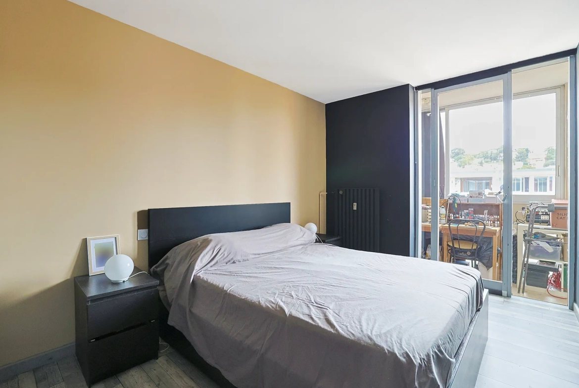 Appartement T3 avec vue mer et parking à Hyères - Dernier étage 