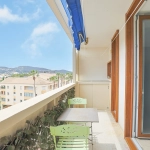 Appartement T3 avec vue mer et parking à Hyères - Dernier étage