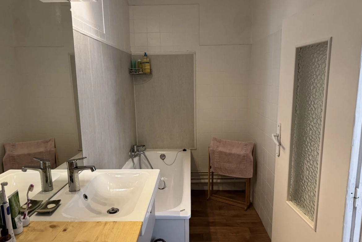Appartement T2 à Montpellier Les Arceaux – Cour, Cellier, Proximité Tram et Commodités 