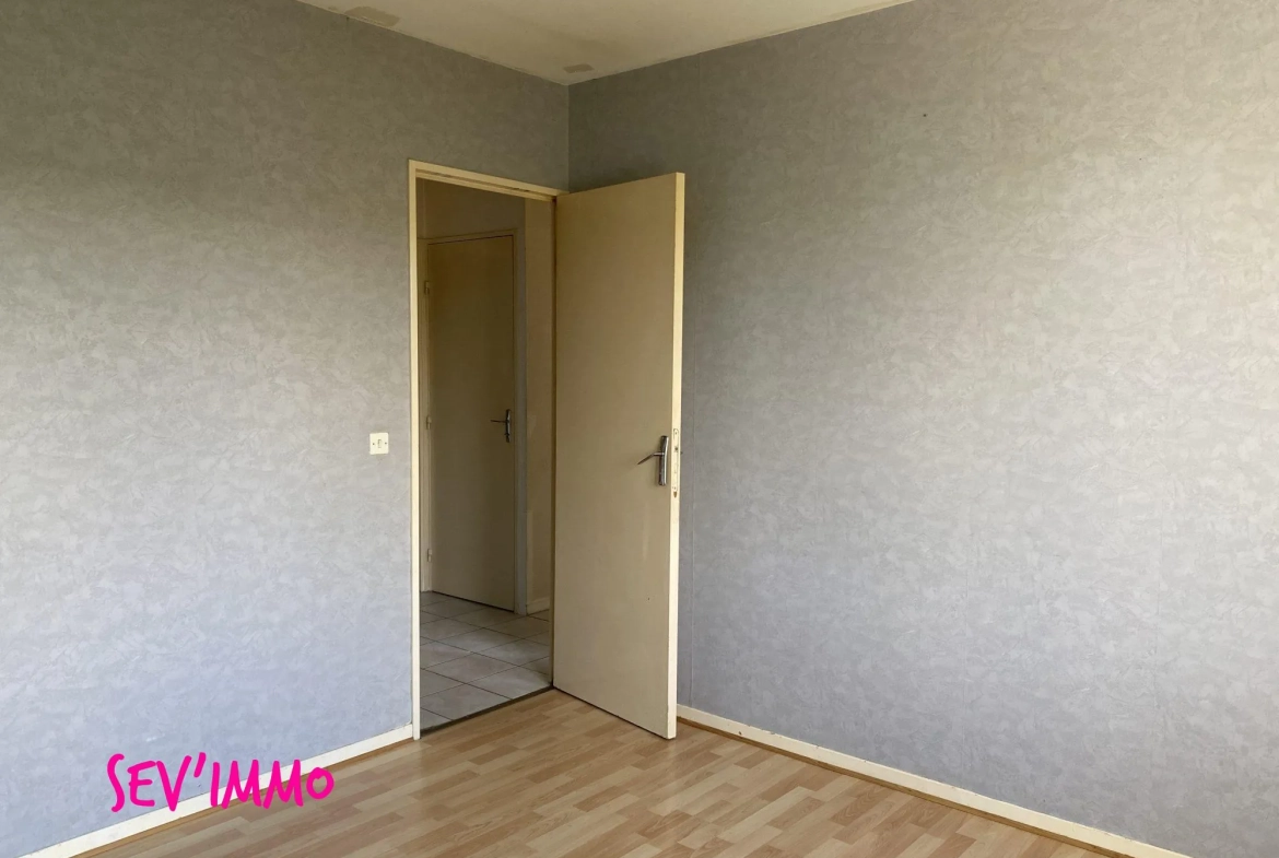 Maison à vendre à Billy – Vue dégagée, terrain clos, potentiel rénovation 