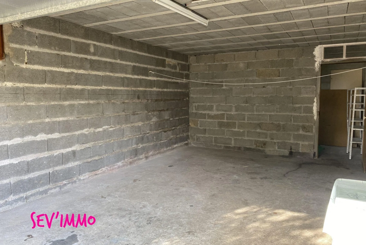 Maison à vendre à Billy – Vue dégagée, terrain clos, potentiel rénovation 