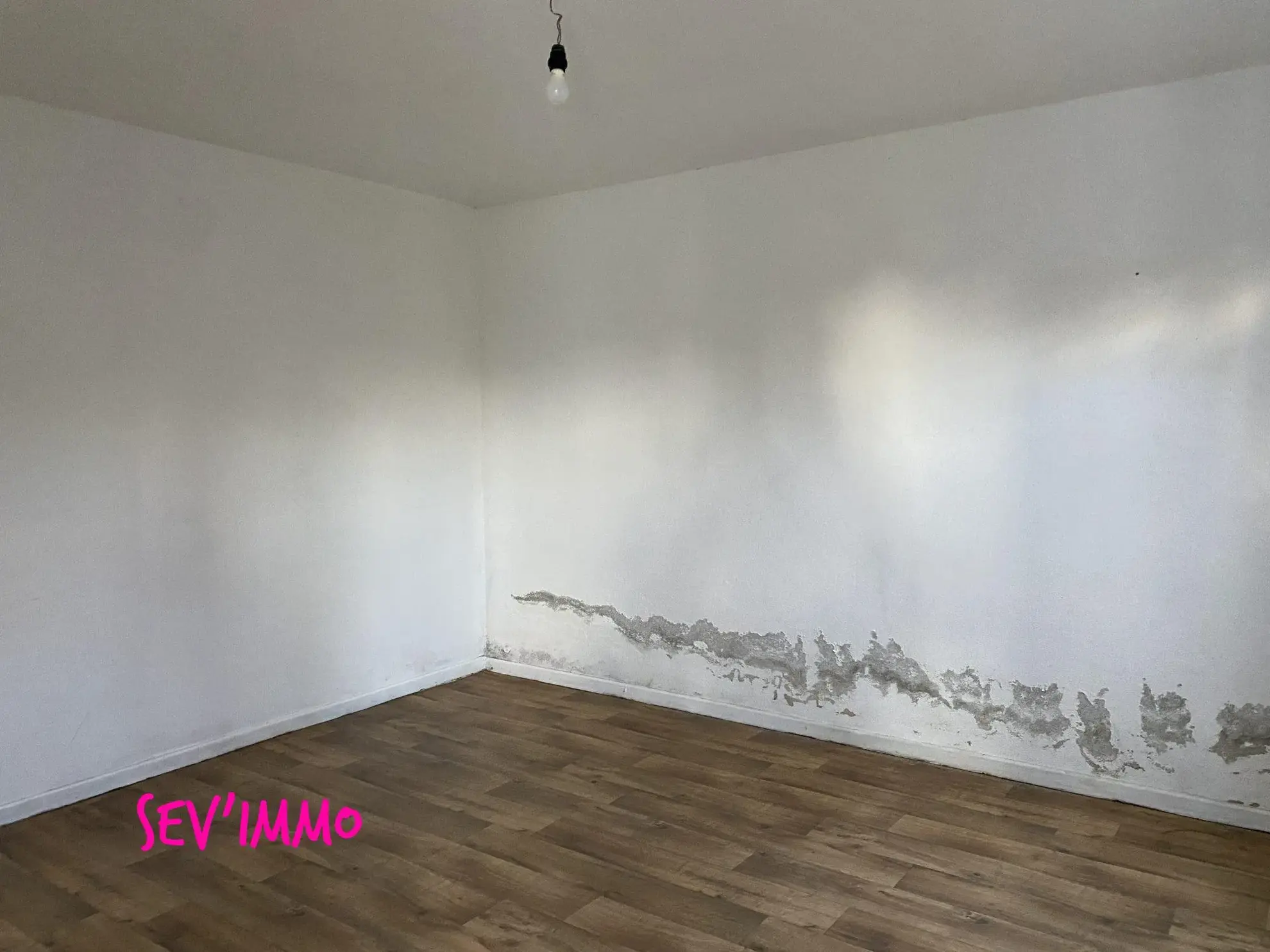 Maison à vendre à Billy – Vue dégagée, terrain clos, potentiel rénovation 