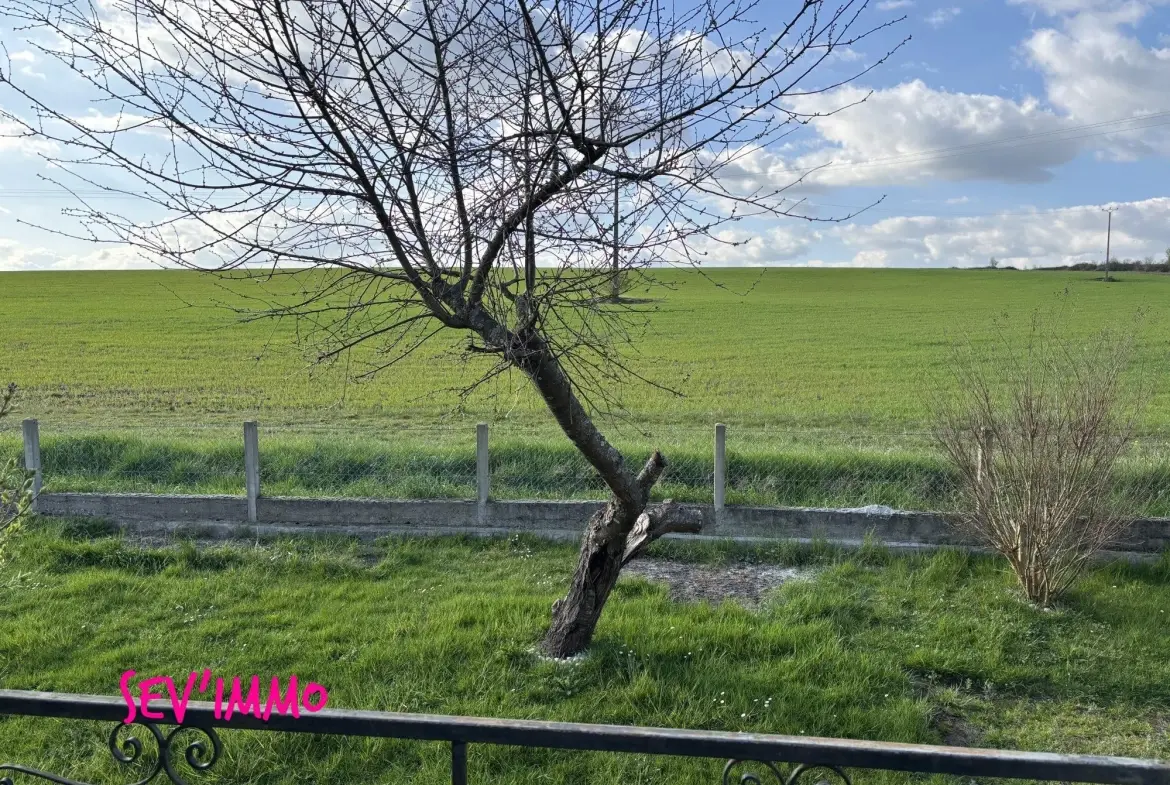 Maison à vendre à Billy – Vue dégagée, terrain clos, potentiel rénovation 