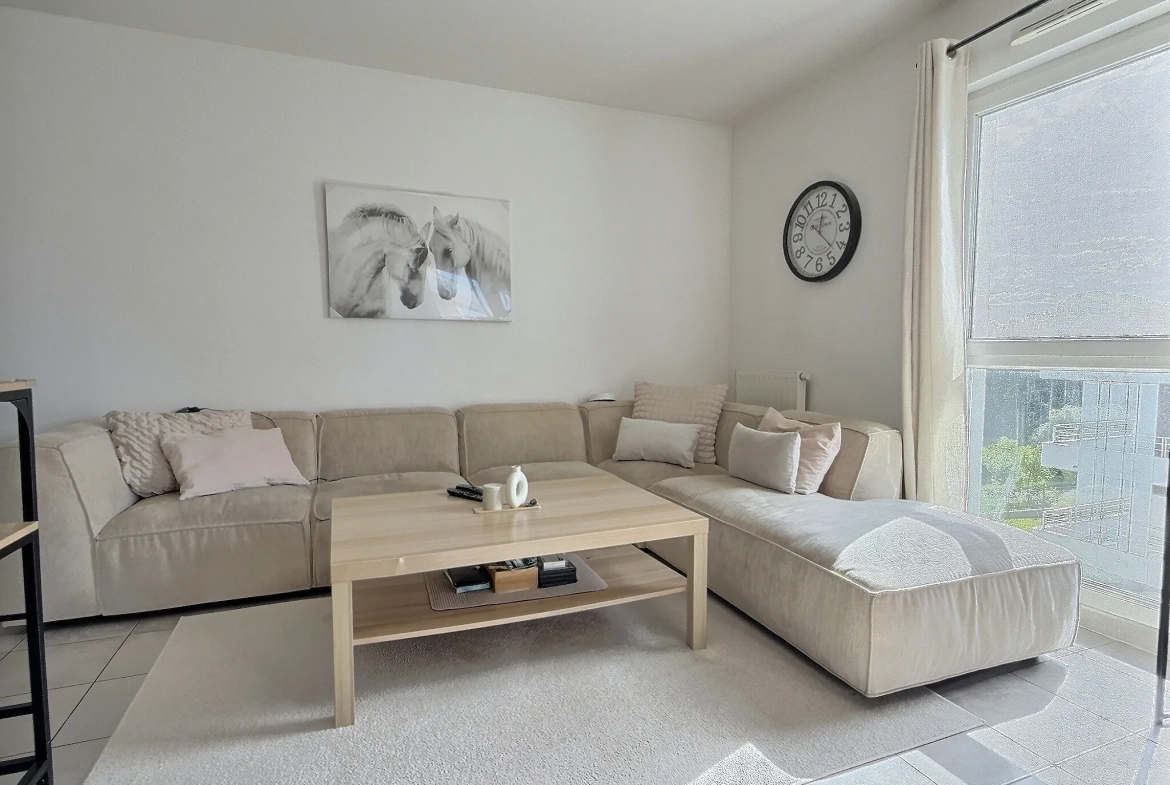 Appartement T3 de 62 m² à Juvignac avec terrasse et parking, idéal pour résidence principale ou investissement 
