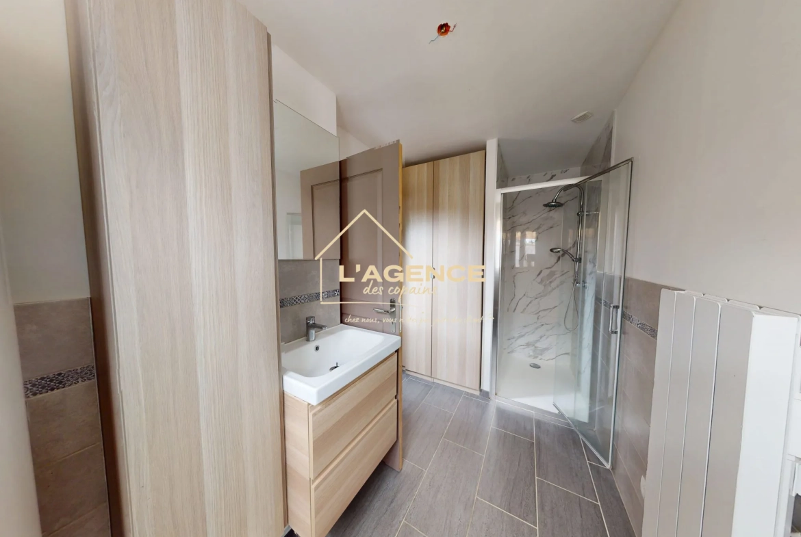 Maison rénovée avec jardin et dépendance à Hazebrouck - 100 m² 