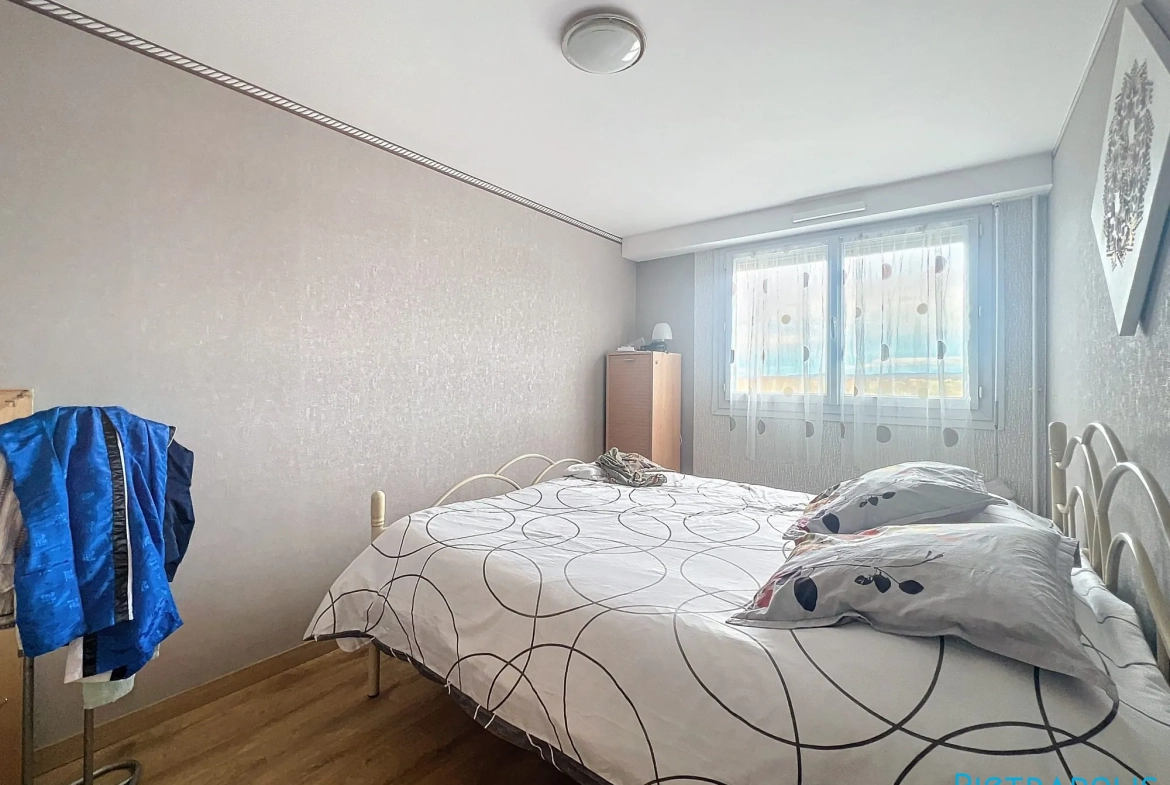 Appartement lumineux de 77 m² avec 2 loggias à Roanne – Quartier calme 