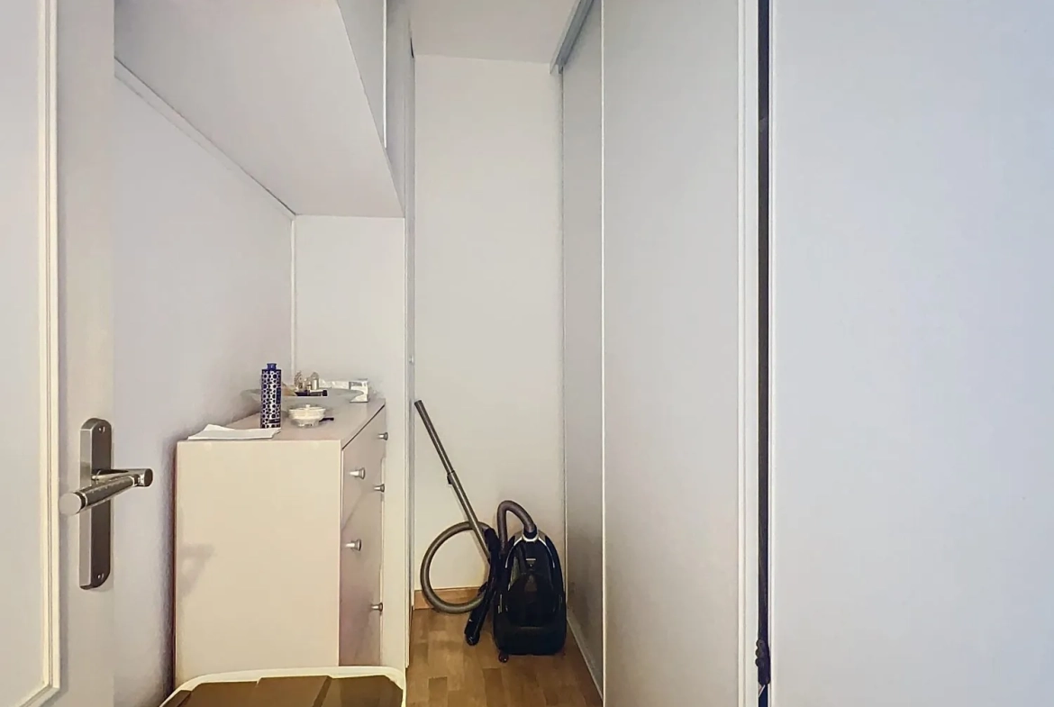 Appartement lumineux de 77 m² avec 2 loggias à Roanne – Quartier calme 