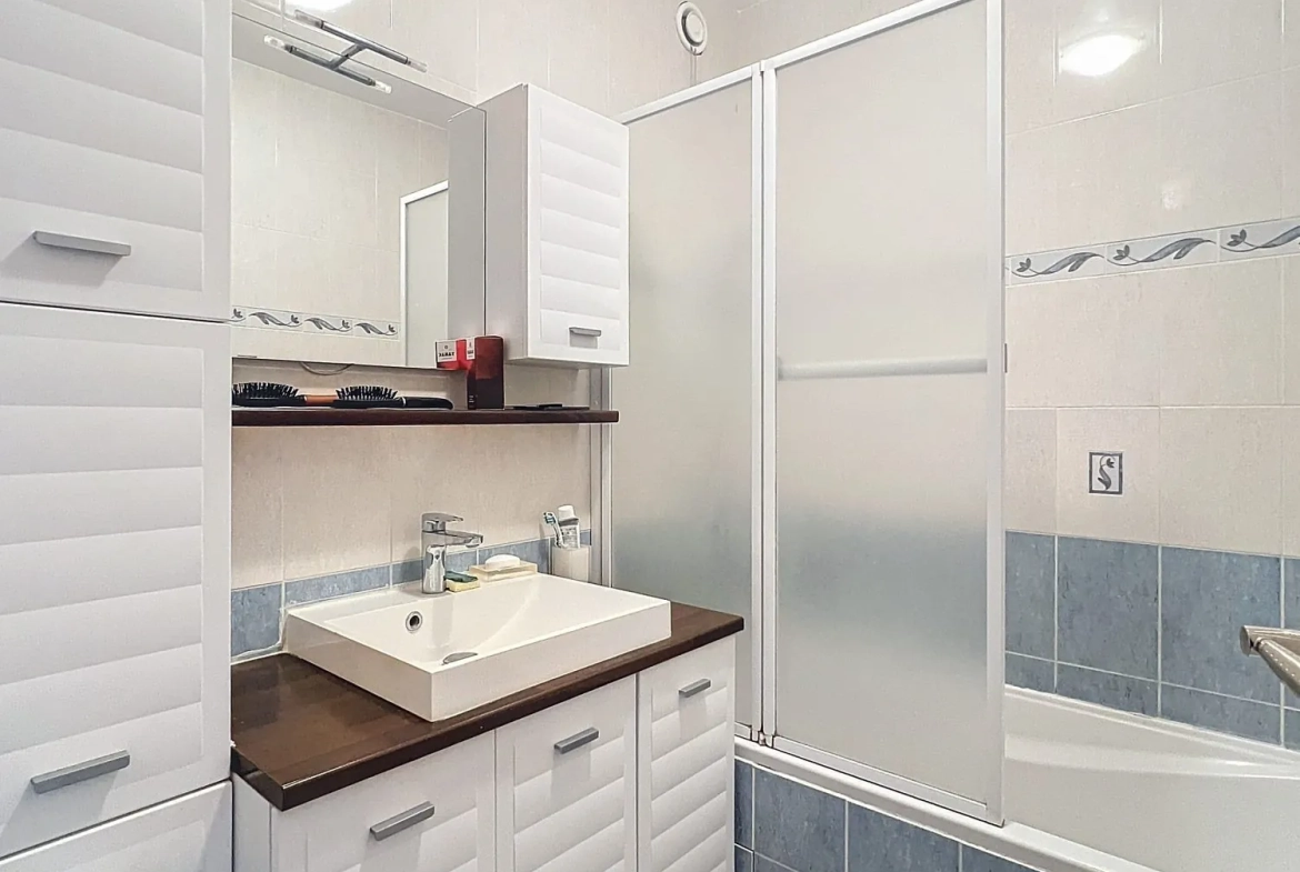 Appartement lumineux de 77 m² avec 2 loggias à Roanne – Quartier calme 