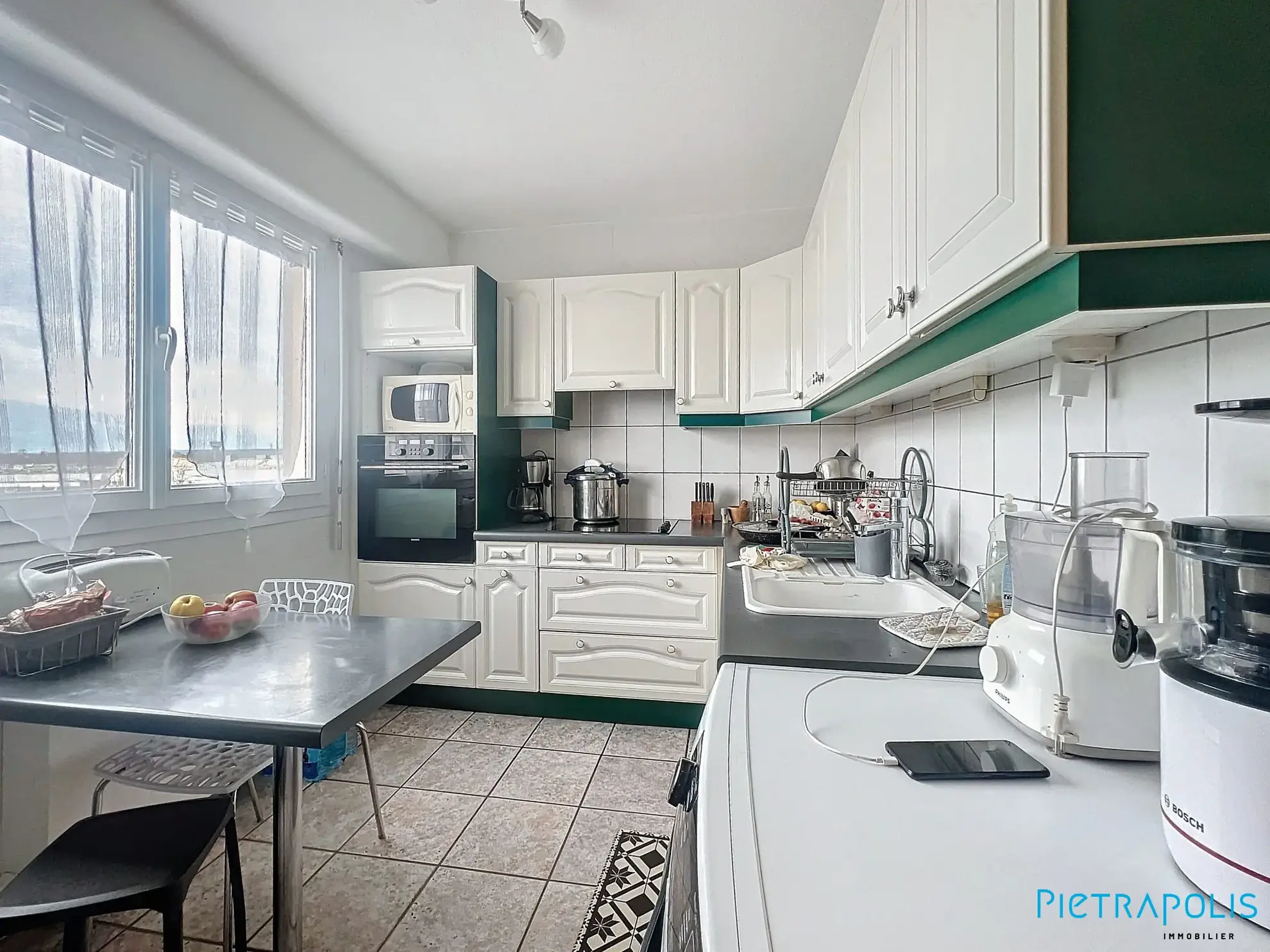 Appartement lumineux de 77 m² avec 2 loggias à Roanne – Quartier calme 