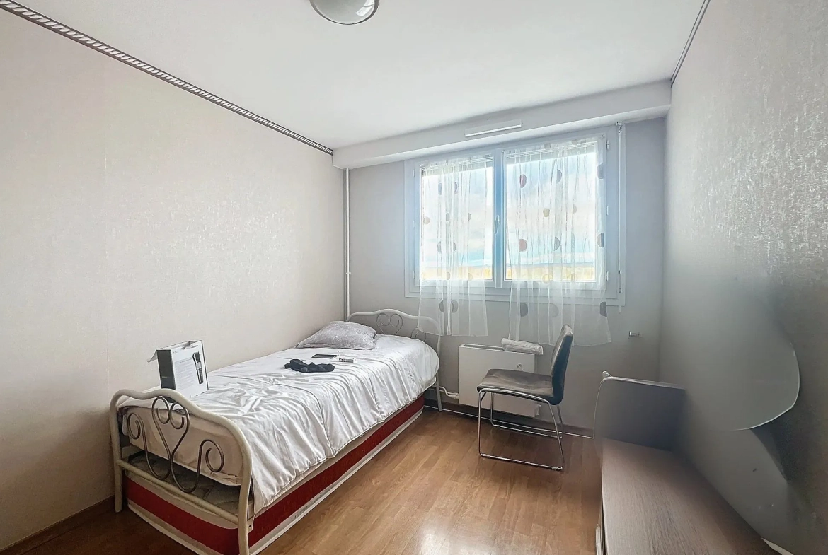 Appartement lumineux de 77 m² avec 2 loggias à Roanne – Quartier calme 