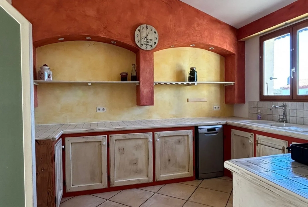Maison à vendre avec vue spectaculaire dans la Montagne Noire près de Carcassonne 