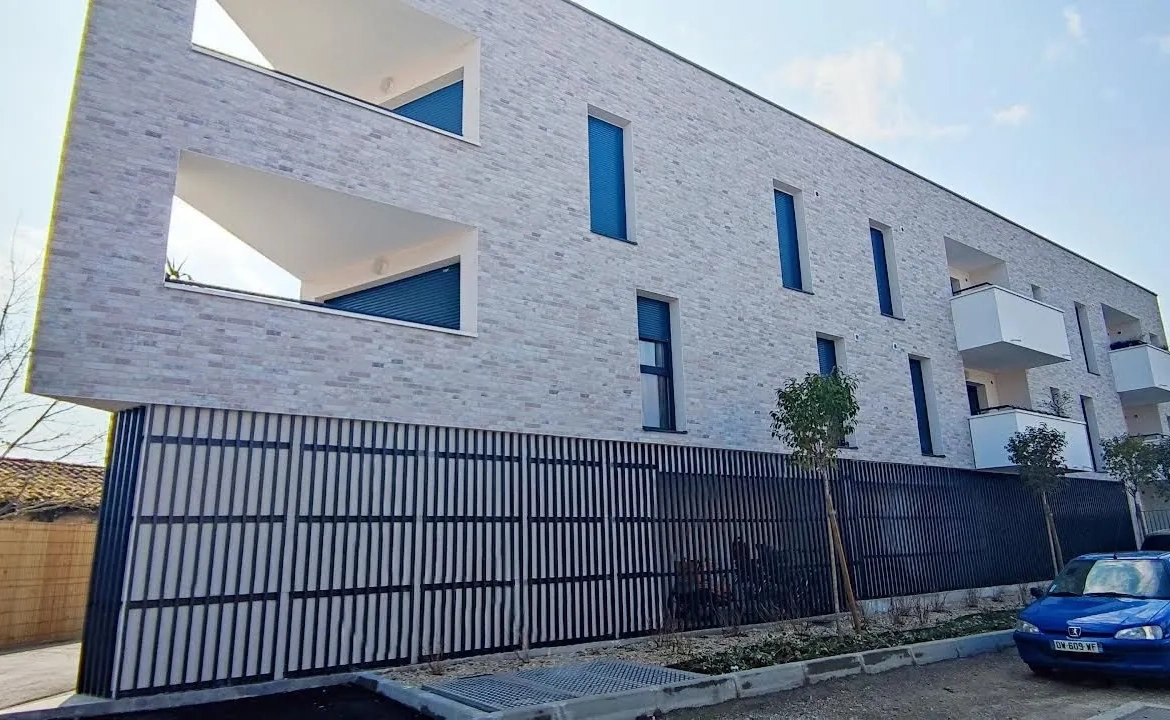 Appartement T2 de 42 m² avec terrasse et parking à Mérignac 