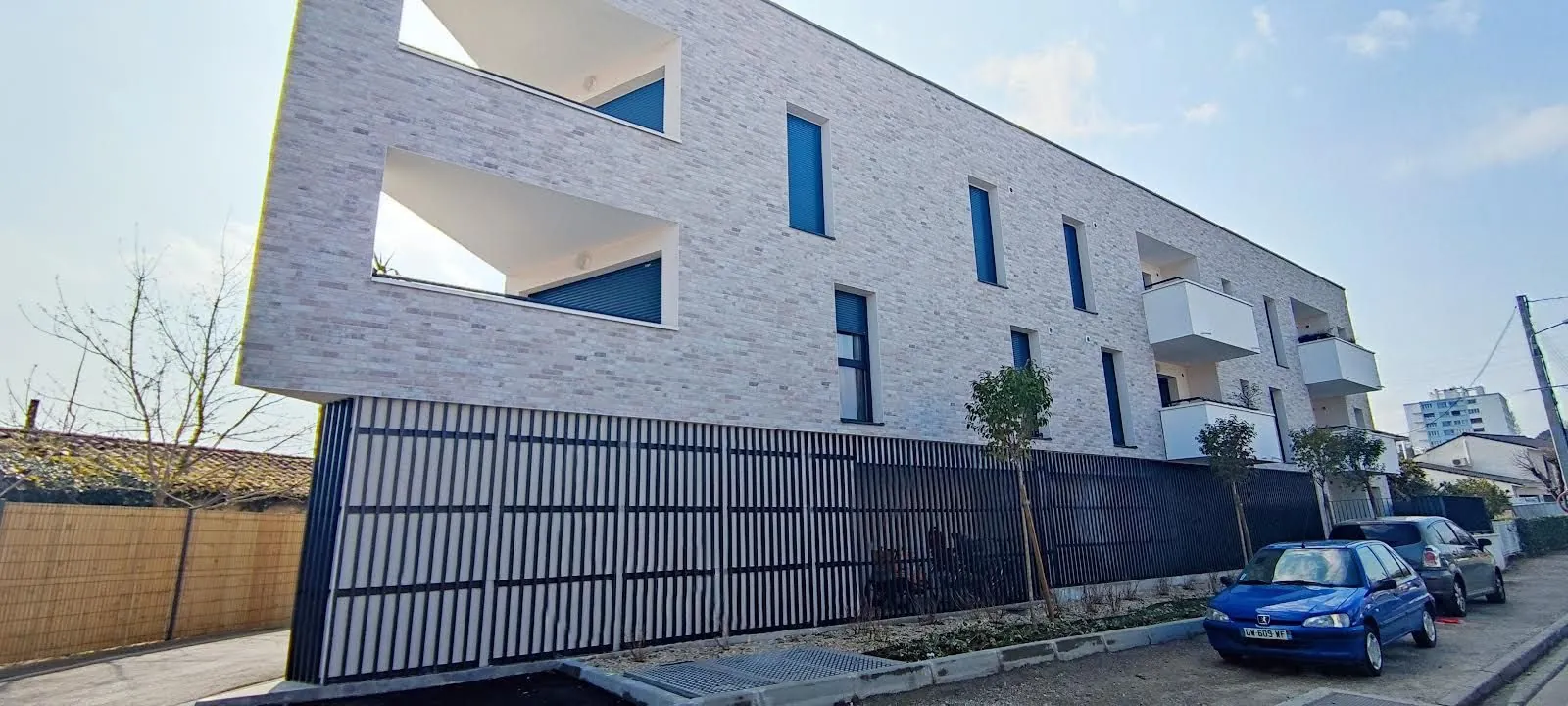 Appartement T2 de 42 m² avec terrasse et parking à Mérignac 