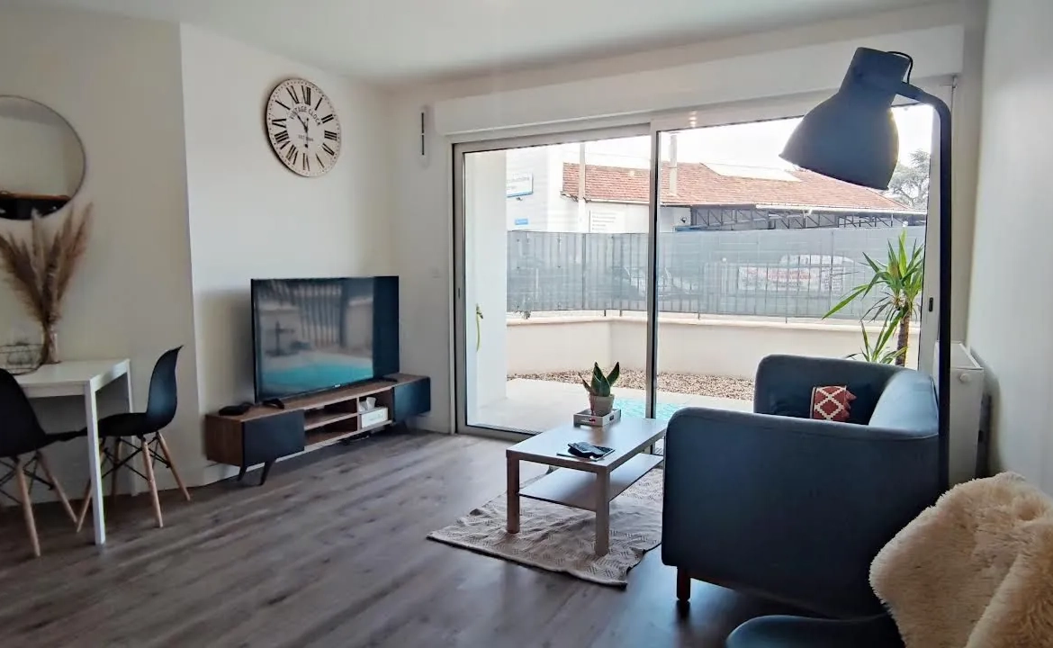 Appartement T2 de 42 m² avec terrasse et parking à Mérignac 