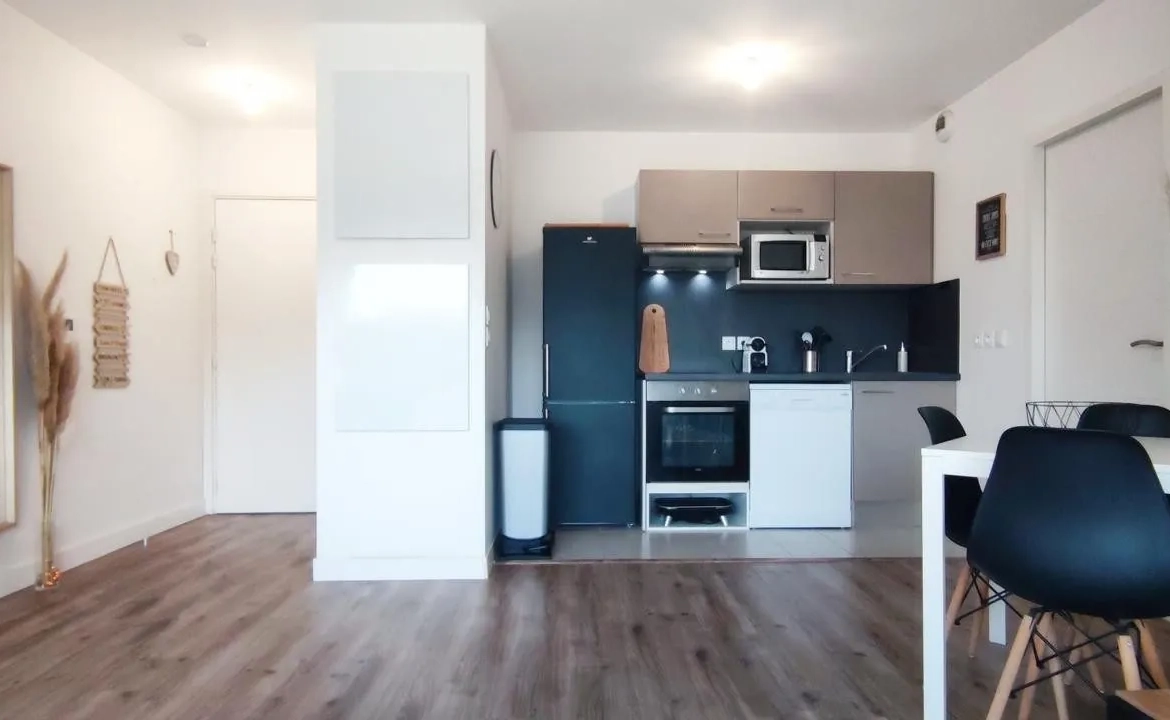 Appartement T2 de 42 m² avec terrasse et parking à Mérignac 