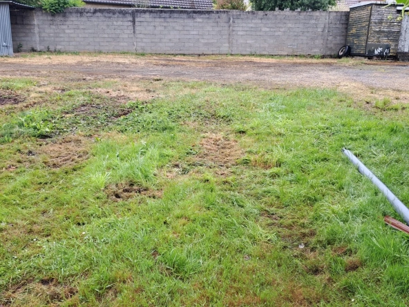 Terrain constructible de 500 m² à Briis-sous-Forges avec façade de 15 mètres