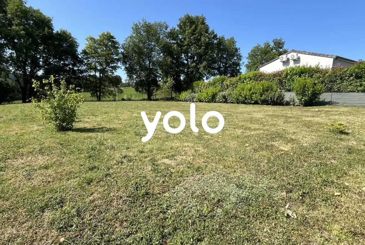 Terrain à vendre à Bassillac et Auberoche, 926 m², environnement calme et verdoyant à proximité de Périgueux 