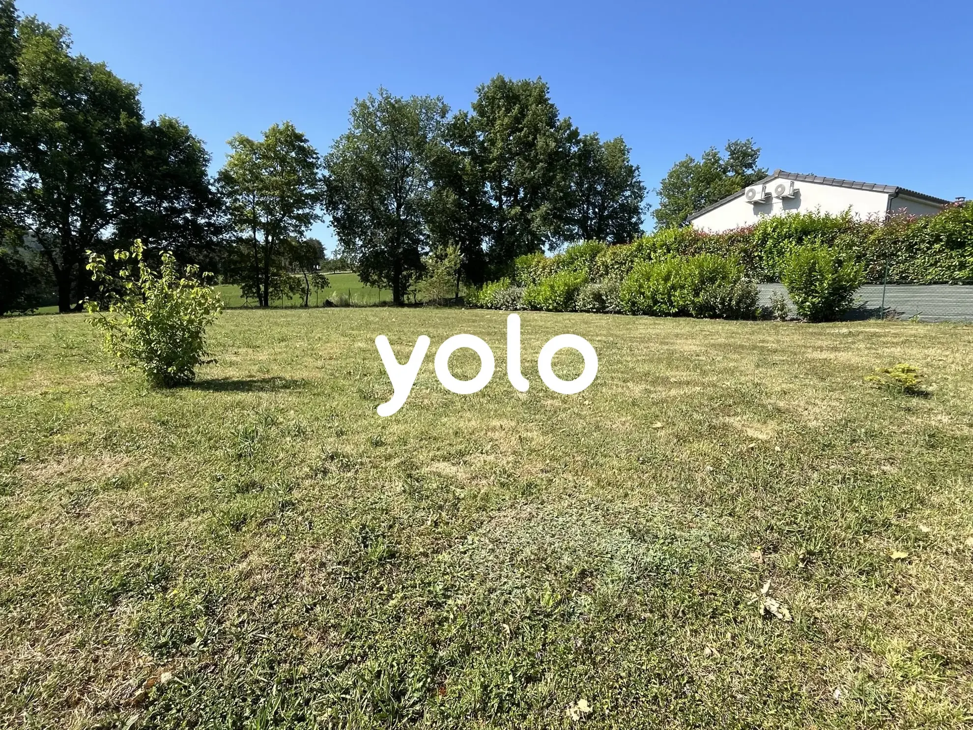 Terrain à vendre à Bassillac et Auberoche, 926 m², environnement calme et verdoyant à proximité de Périgueux 