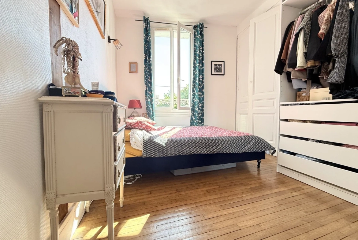 Appartement T2 Bis à vendre à Tours proche Place RABELAIS - Charme ancien 