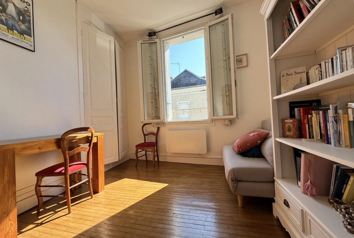 Appartement T2 Bis à vendre à Tours proche Place RABELAIS - Charme ancien 