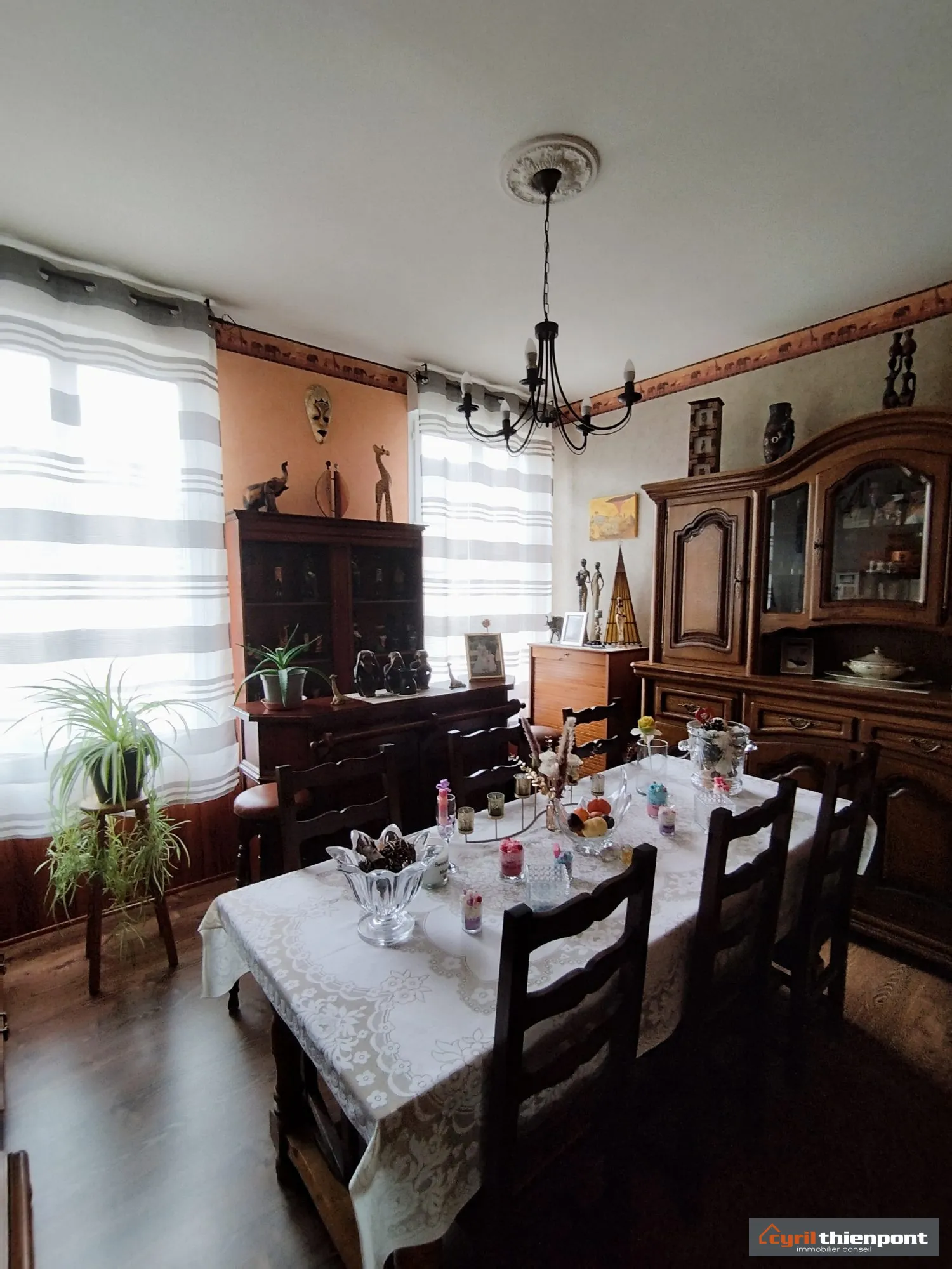 Charmante maison de ville à Friville-Escarbotin avec garage, jardin et potentiel de rénovation 