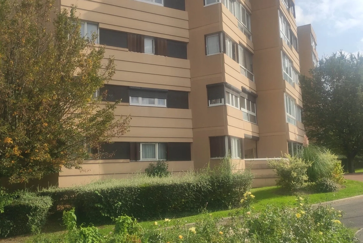 Appartement 2 pièces à rénover à Champs-sur-Marne - Opportunité à saisir 