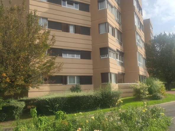Appartement 2 pièces à rénover à Champs-sur-Marne - Opportunité à saisir