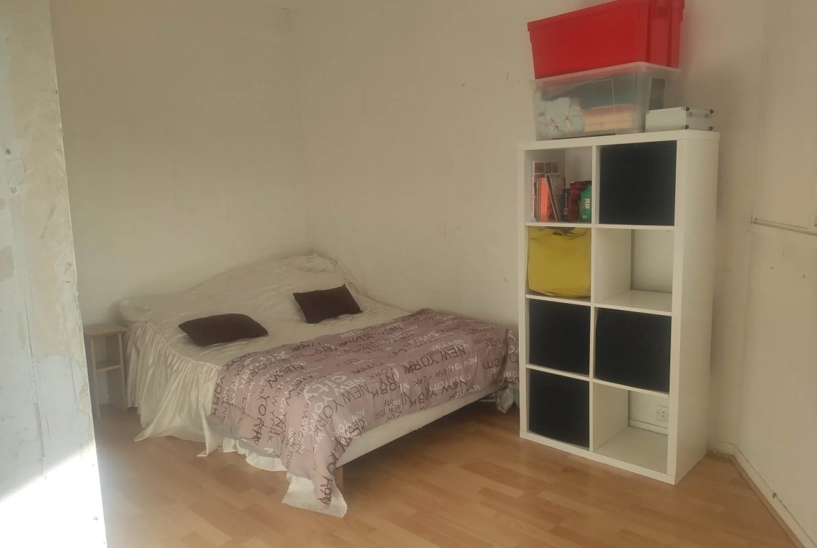 Appartement 2 pièces à rénover à Champs-sur-Marne - Opportunité à saisir 