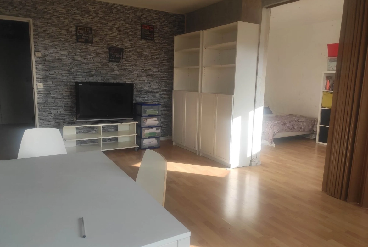 Appartement 2 pièces à rénover à Champs-sur-Marne - Opportunité à saisir 