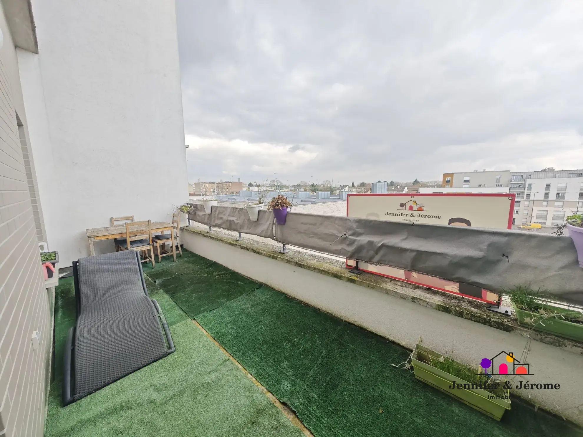 Appartement T2 avec terrasse, parking à Stains – Quartier Le Château de la Motte 