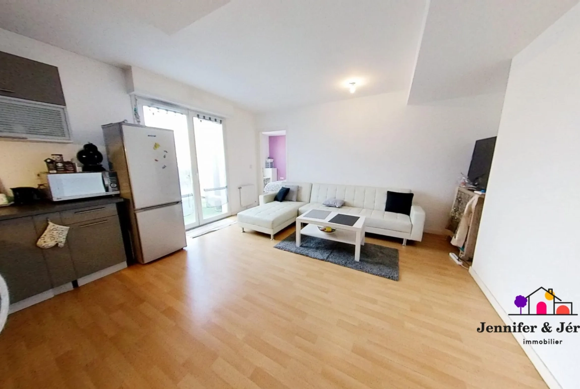 Appartement T2 avec terrasse, parking à Stains – Quartier Le Château de la Motte 