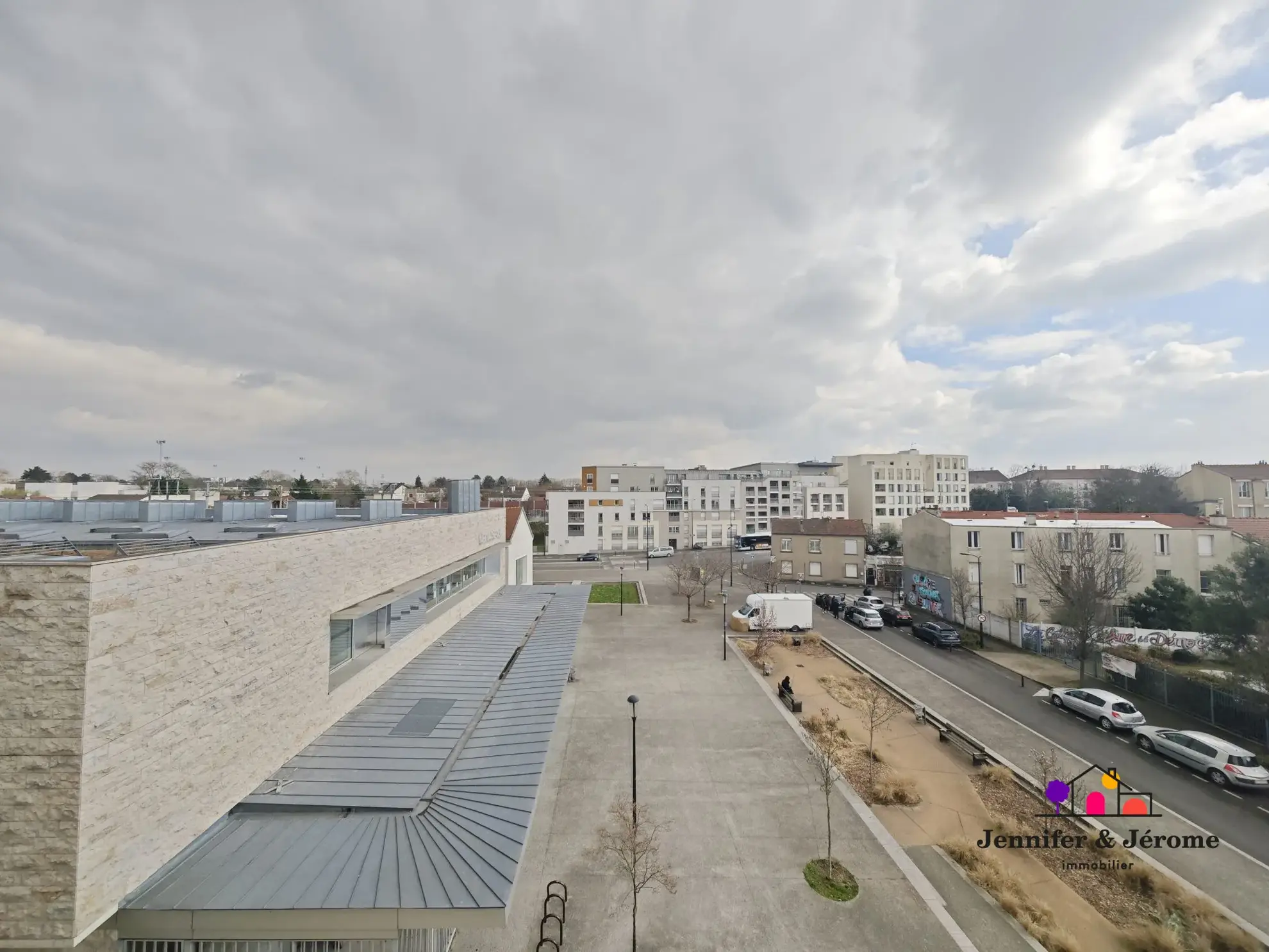 Appartement T2 avec terrasse, parking à Stains – Quartier Le Château de la Motte 