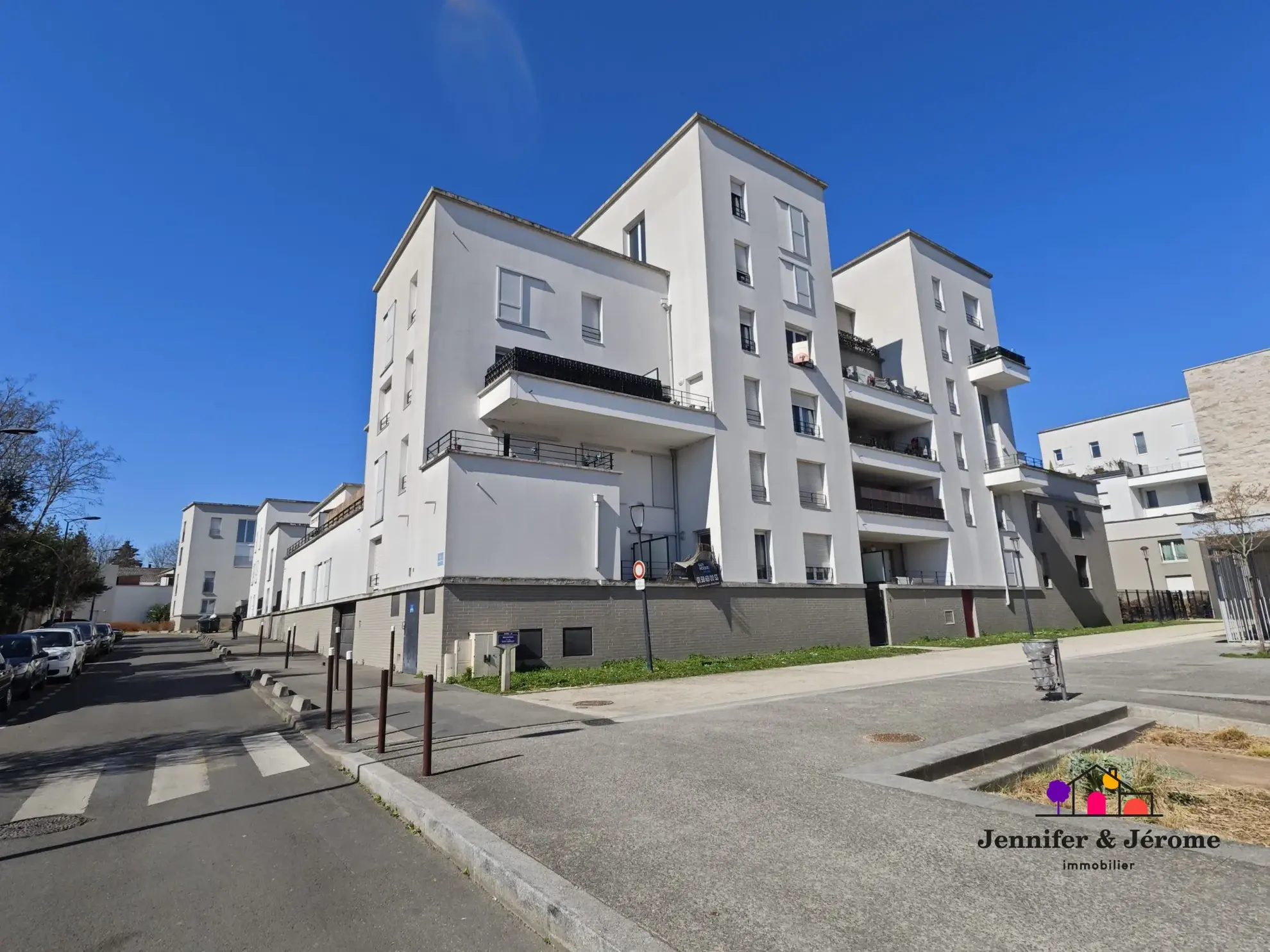 Appartement T2 avec terrasse, parking à Stains – Quartier Le Château de la Motte 