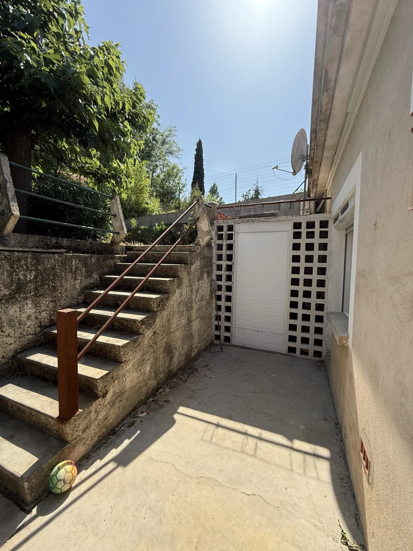 Maison de 147 m² avec grand garage et jardin en vente à Clermont l'Hérault 