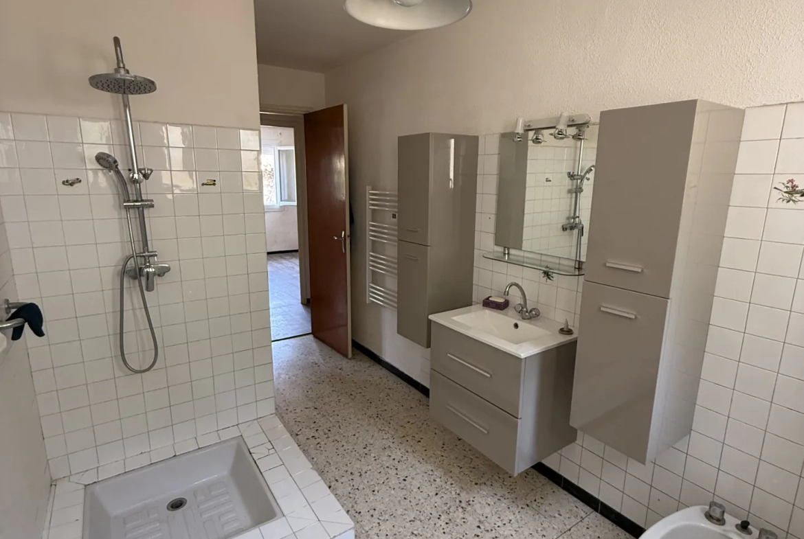 Maison de 147 m² avec grand garage et jardin en vente à Clermont l'Hérault 