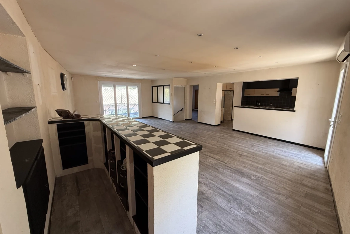 Maison de 147 m² avec grand garage et jardin en vente à Clermont l'Hérault 