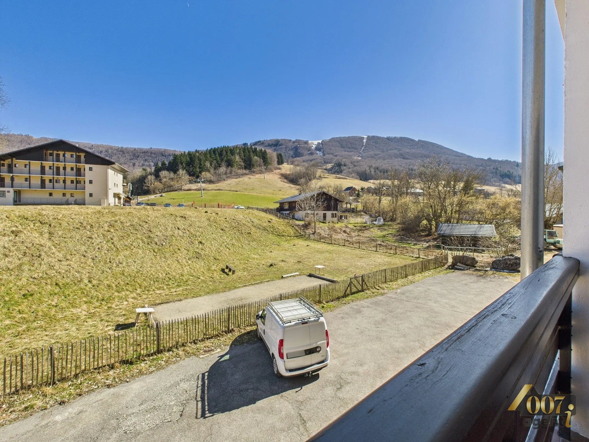 A vendre appartement 2 pièces lumineux avec balcon à Aillon-le-Jeune 