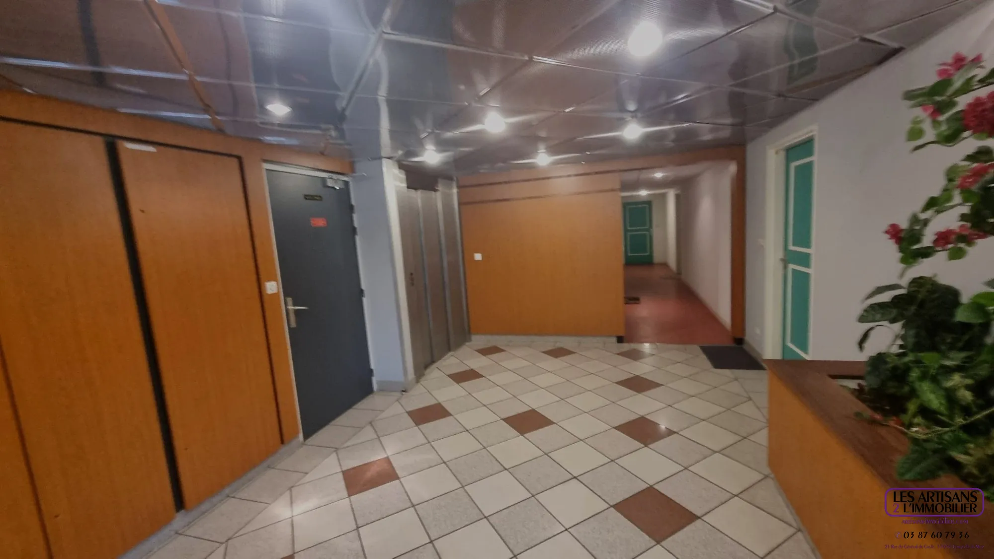 Appartement F2 à Metz Sablon avec terrasse, parking en sous-sol, environnement calme 