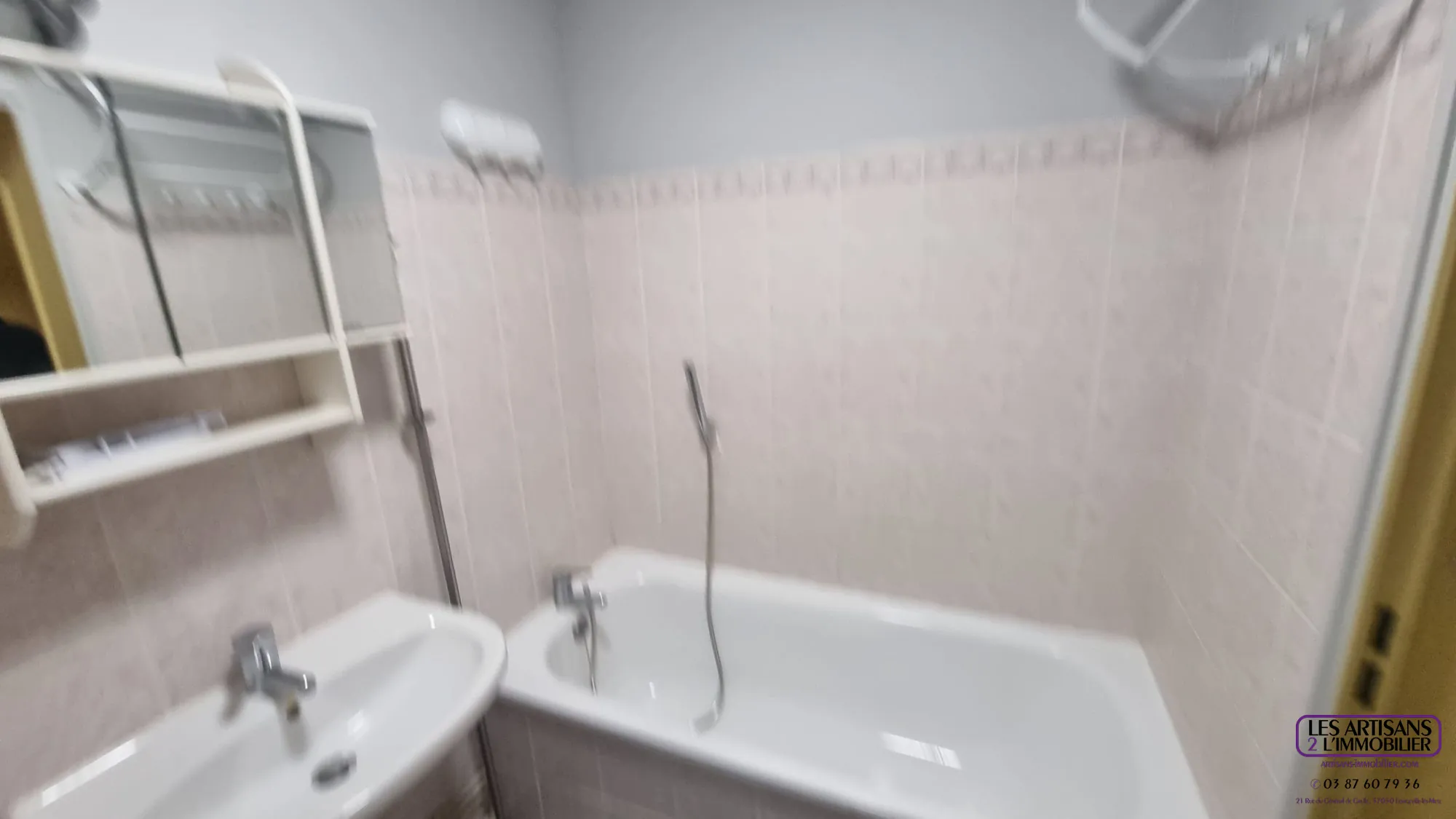 Appartement F2 à Metz Sablon avec terrasse, parking en sous-sol, environnement calme 