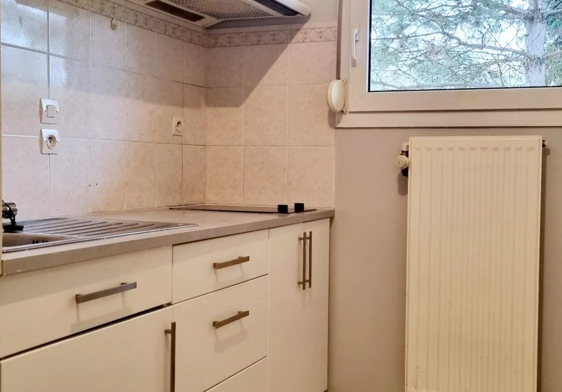 Appartement F2 à Metz Sablon avec terrasse, parking en sous-sol, environnement calme 