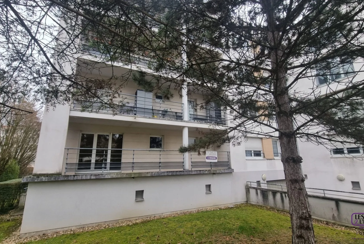 Appartement F2 à Metz Sablon avec terrasse, parking en sous-sol, environnement calme 