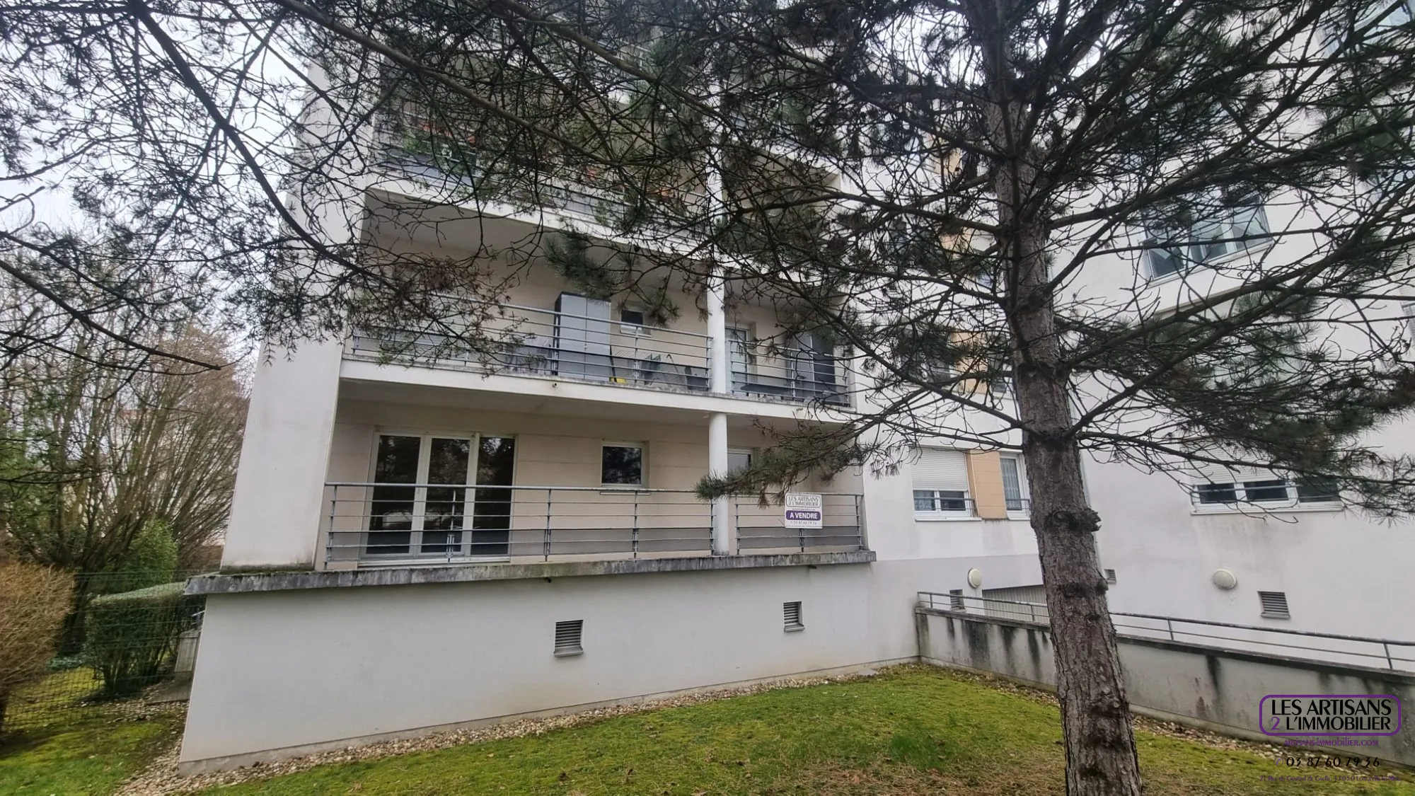 Appartement F2 à Metz Sablon avec terrasse, parking en sous-sol, environnement calme 