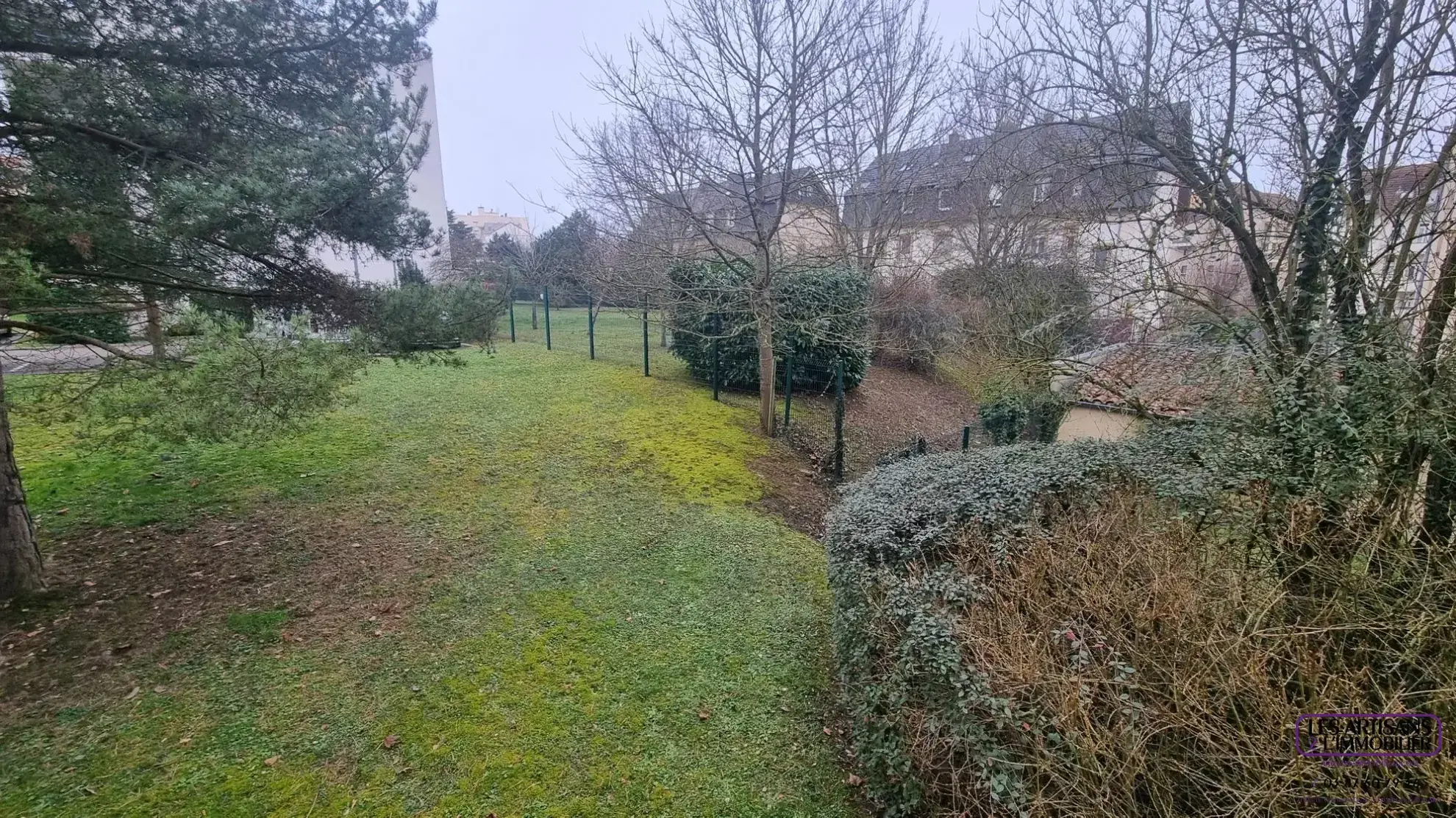 Appartement F2 à Metz Sablon avec terrasse, parking en sous-sol, environnement calme 