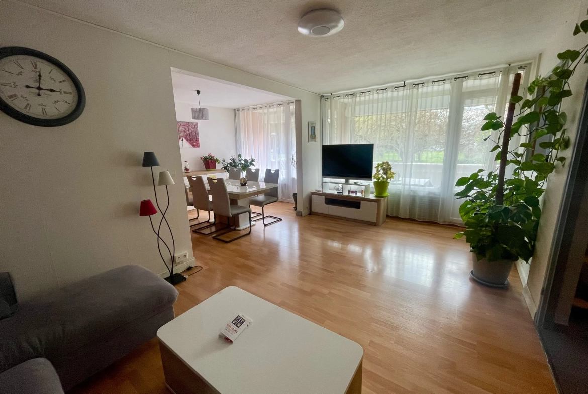 Appartement à vendre de 94 m² à Le Pont-de-Claix avec balcon et cave 