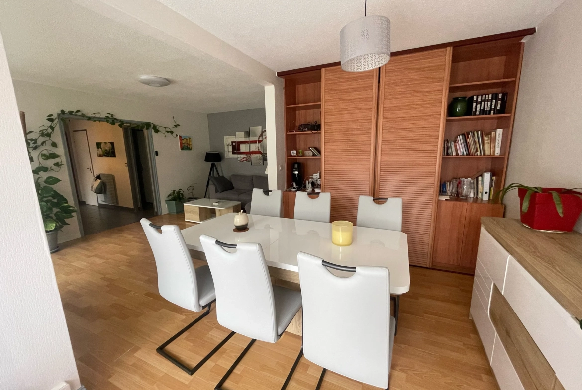 Appartement à vendre de 94 m² à Le Pont-de-Claix avec balcon et cave 